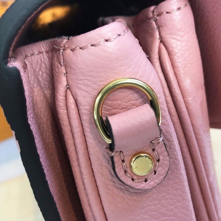 louis vuitton pochette metis rose poudre