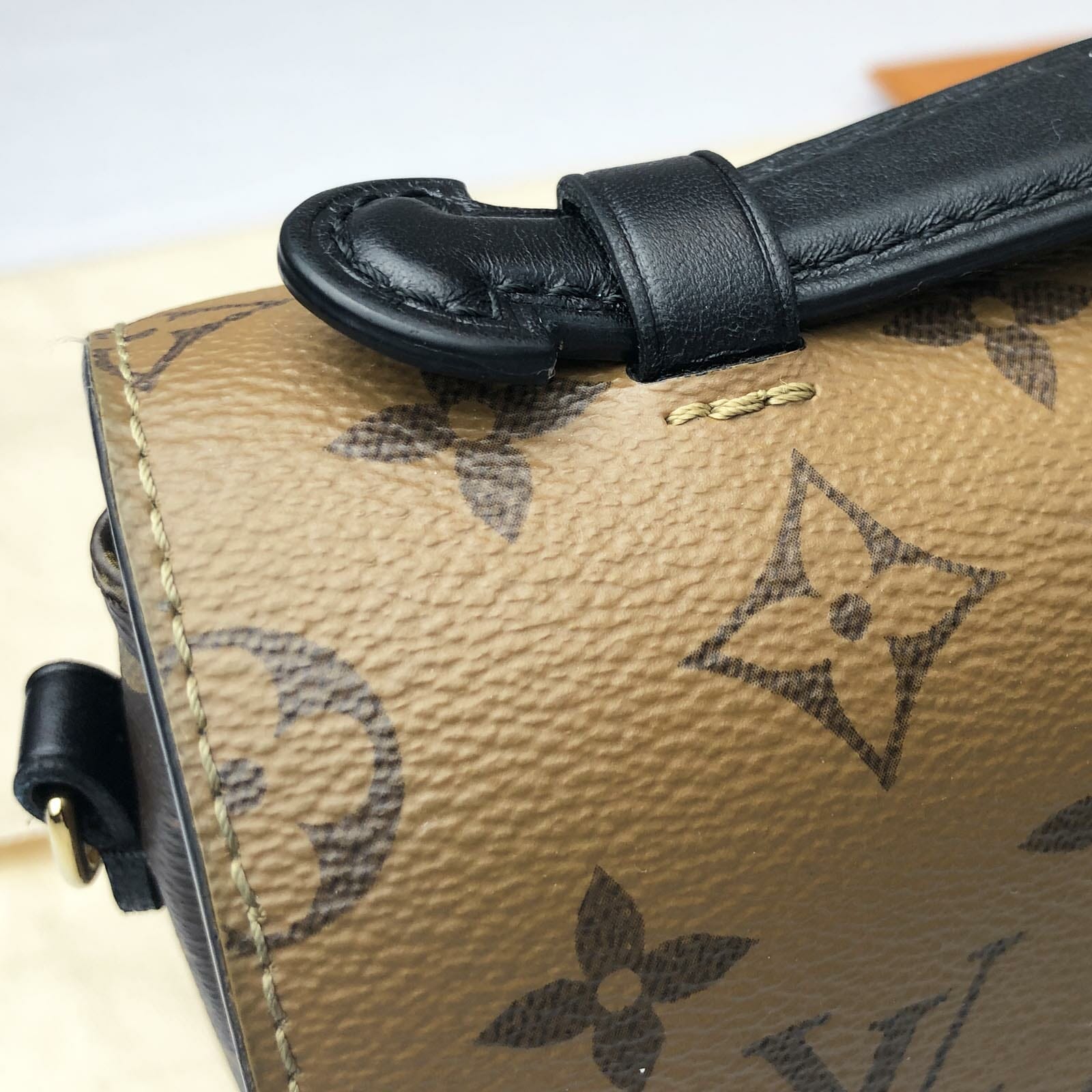 Louis Vuitton Reverse Monogram Pochette Metis Pre-Loved – Handbagholic