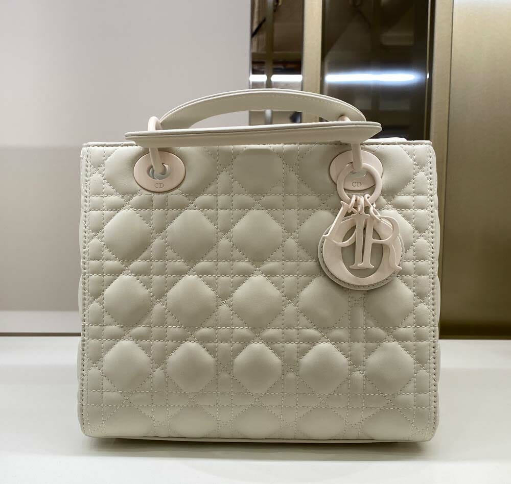 Túi Medium Lady Dior Bag màu xanh cloud da cừu GHW best quality