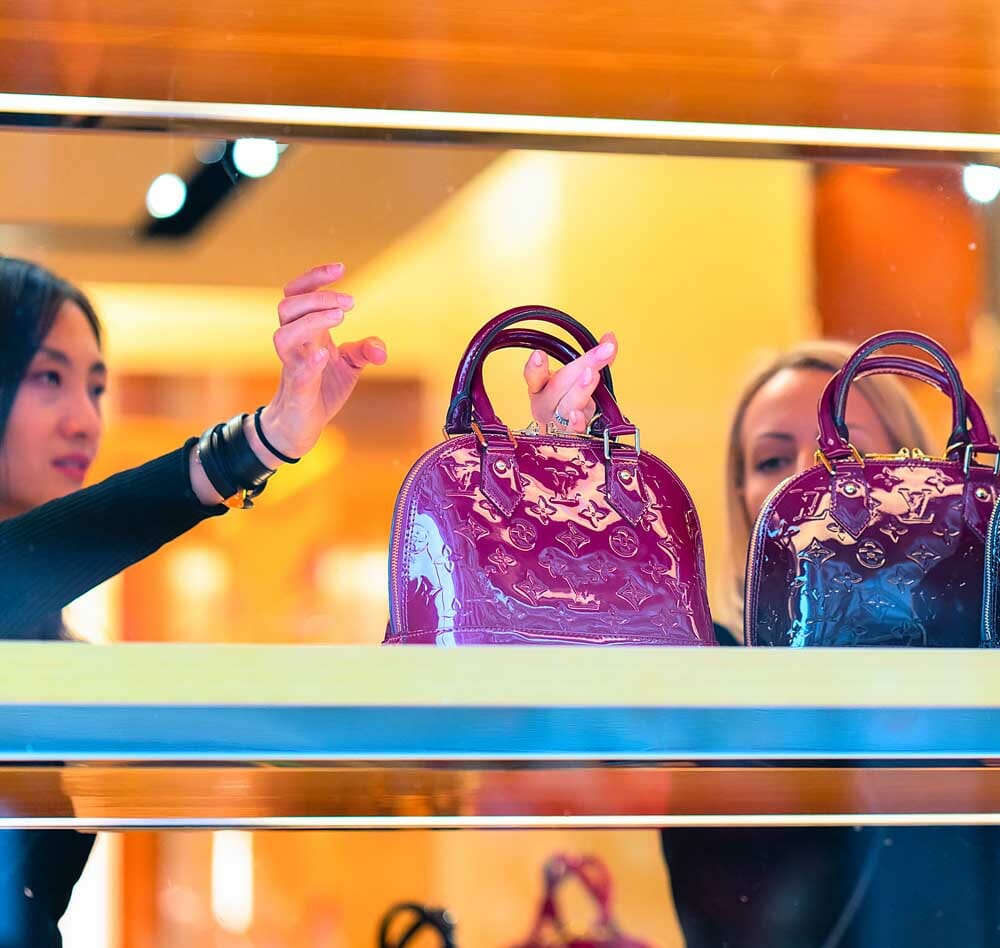 How Much Do Louis Vuitton Employees Make? THE TRUTH - Handbagholic